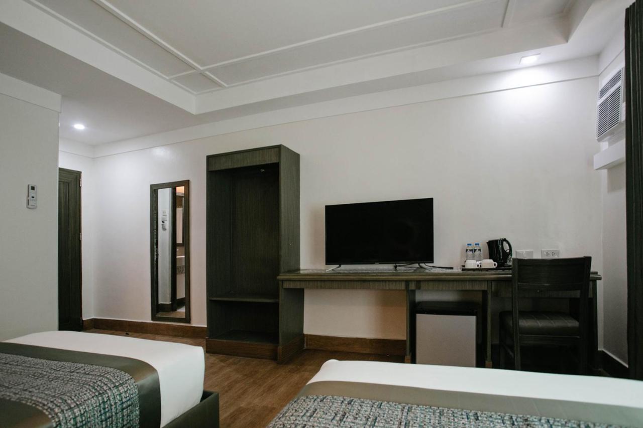 Diamond Suites And Residences Cebu Exterior photo
